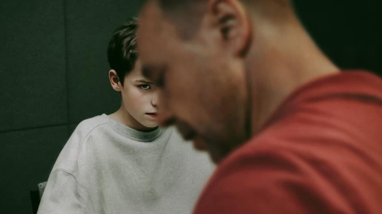 A minissérie Adolescência, lançada na Netflix em 13 de março, quebrou recordes de audiência e se tornou a minissérie mais assistida da plataforma.