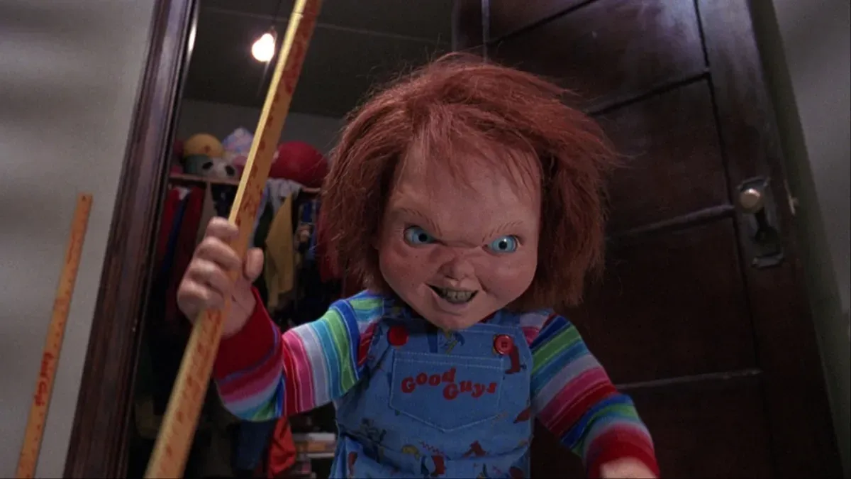 Descubra qual filme de Brinquedo Assassino é o mais assustador. Ranking revela do mais cômico ao mais aterrorizante da saga Chucky.