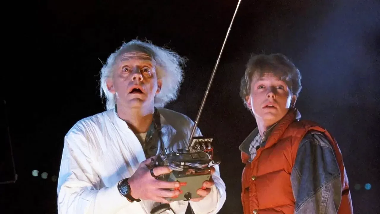 Bob Gale reafirma que não haverá continuação, prequel ou spin-off de De Volta para o Futuro, encerrando rumores sobre um possível retorno.