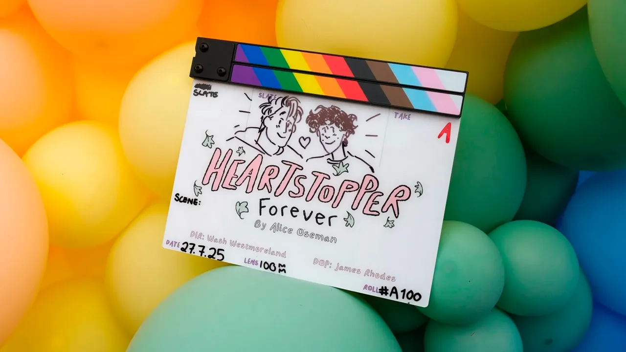 Netflix anuncia Heartstopper Forever, filme que encerrará a história de Nick e Charlie. Estreia prevista para meados de 2026 na plataforma.