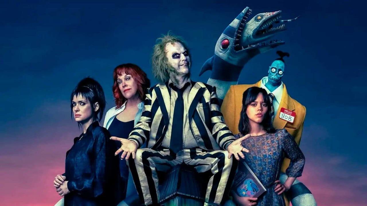 A sequência de Os Fantasmas se Divertem (Beetlejuice), dirigida por Tim Burton, arrecadou milhões globalmente em seu primeiro fim de semana.