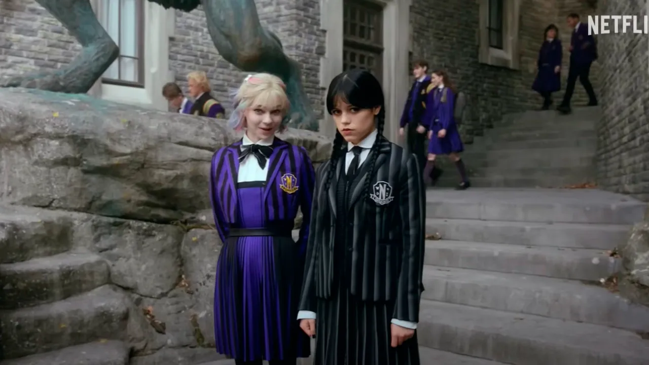 A Netflix divulgou um novo trailer da segunda temporada de Wandinha, que estreia em duas partes na plataforma de streaming.